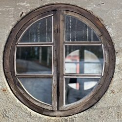 hihnatunnelin ikkuna